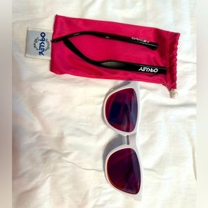 SOLD!!! Oakley Frogskin sunnies. White frame with prizm pink lenses. Polarized.